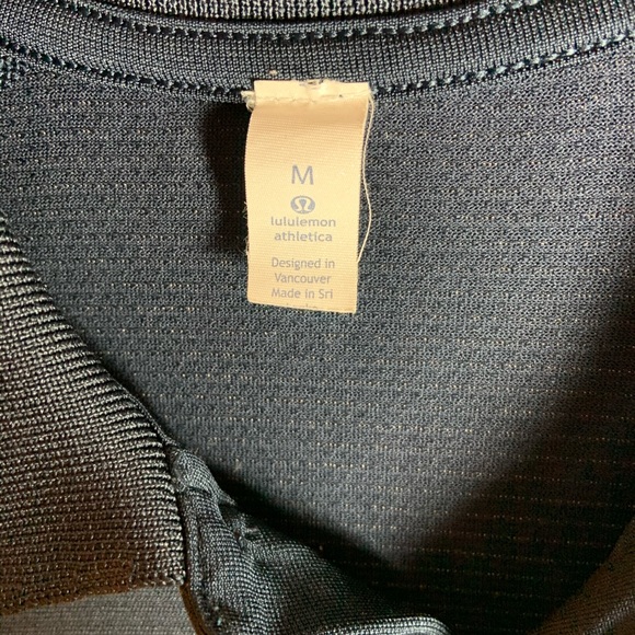 Lululemon men’s navy collared shirt, size medium. - Picture 2 of 2